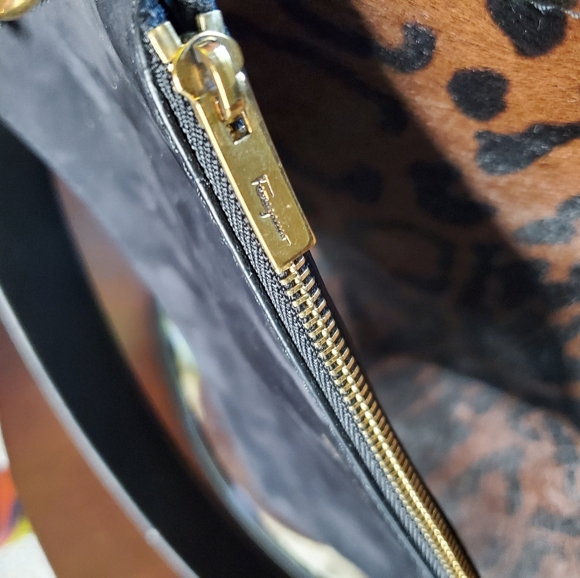 Salvatore Ferragamoanimal print shoulder bag - Picture 15 of 16